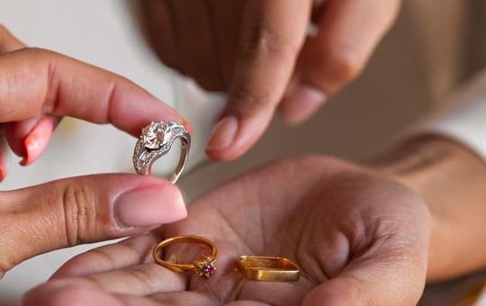 Come proporre i diamanti lab-grown senza svalutare i naturali: guida strategica per gioiellieri e jewel designer