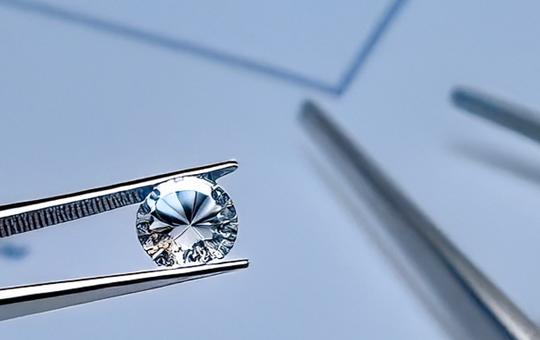 Gli enti di certificazione dei diamanti lab-grown: panoramica tecnica e confronto